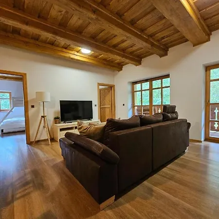 Apartmán Jezerne 4 *